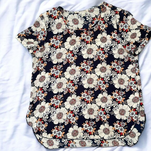 Spense Tops - Retro floral print scoop neckline sheer top
